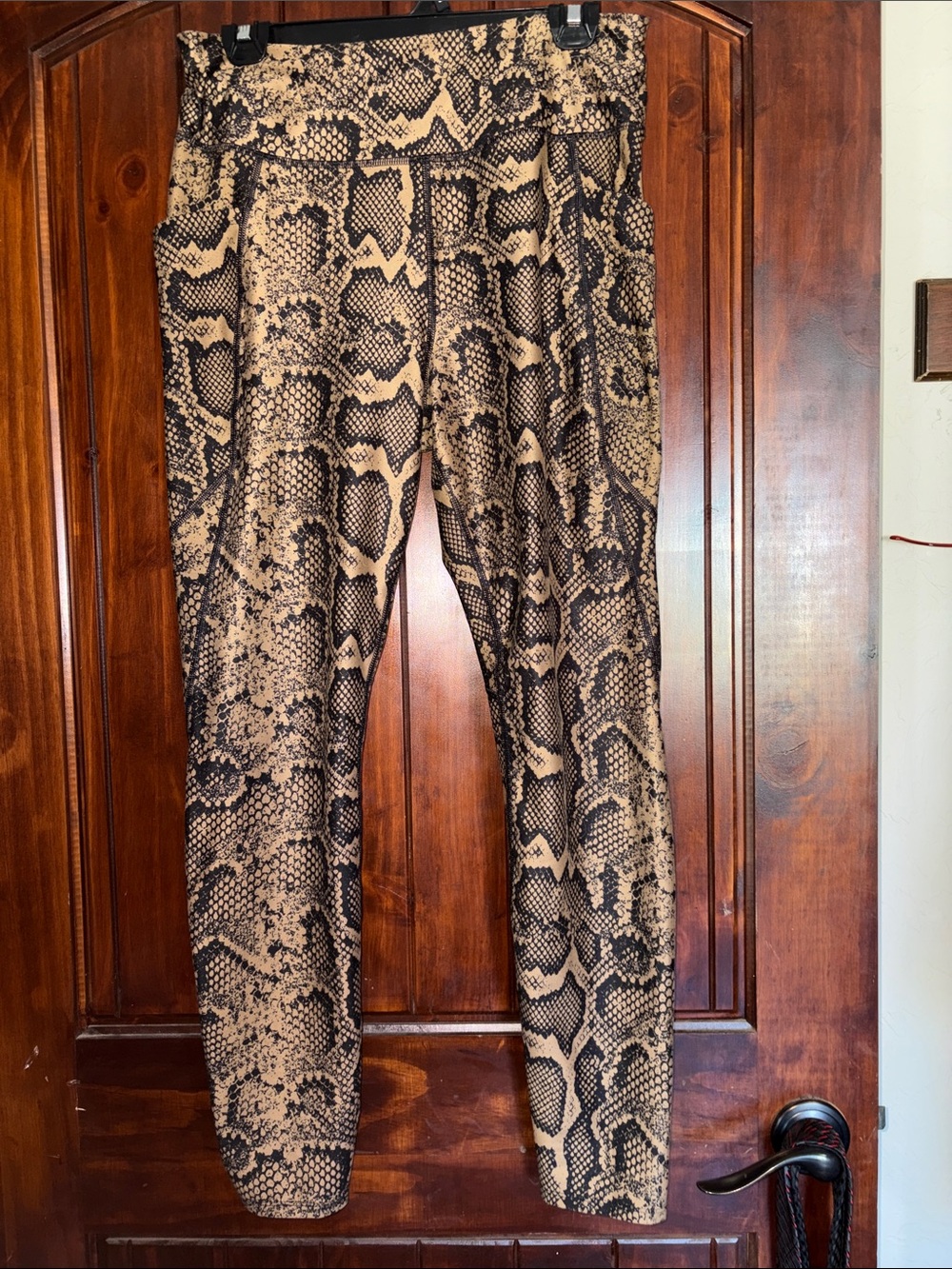 Snake Print Athletic leggings - Black & Tan